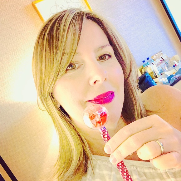 Meet your Posher, Dana - Picture 1 of 1